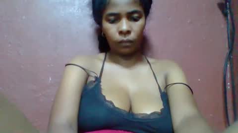 Snapshot of rovaelyah chatting on April 30, 2026, 3:51 pm rovaelyah online show from April 30, 2026, 3:51 pm