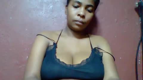 Snapshot of rovaelyah chatting on May 25, 2026, 7:09 pm rovaelyah online show from May 25, 2026, 7:09 pm