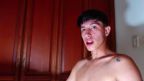 rowanboy23 online show from September 10, 2025, 2:22 am