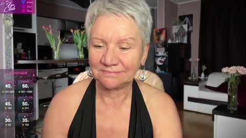 Roxana online show from March 10, 2025, 6:45 pm