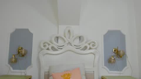 roxana_scott1 online show from October 3, 2025, 4:20 am