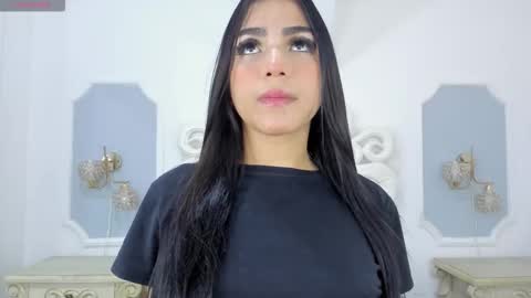 roxana_scott1 online show from October 14, 2025, 4:13 am