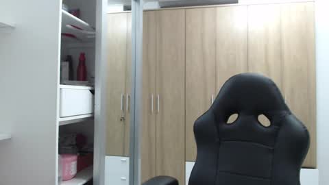 Roxana online show from February 14, 2025, 3:22 am