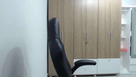 Roxana online show from March 4, 2026, 1:22 am