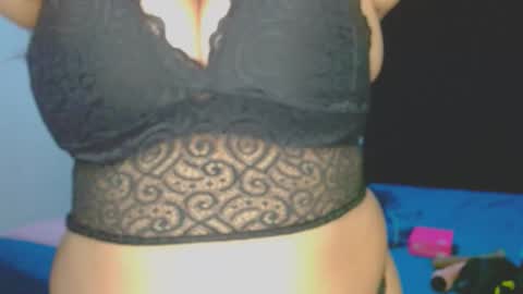 roxanasexy2025 online show from November 26, 2025, 10:38 am