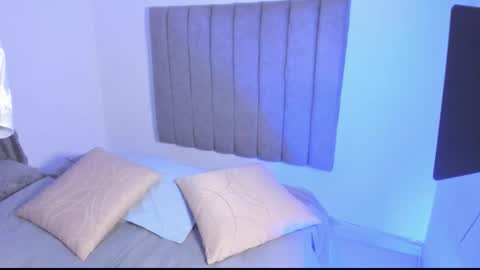 Roxane online show from November 21, 2025, 8:13 am