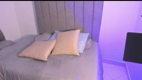 Roxane online show from November 25, 2025, 7:08 am