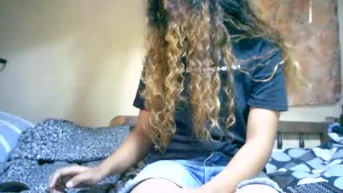 roxanne_98 online show from January 18, 2025, 12:36 pm