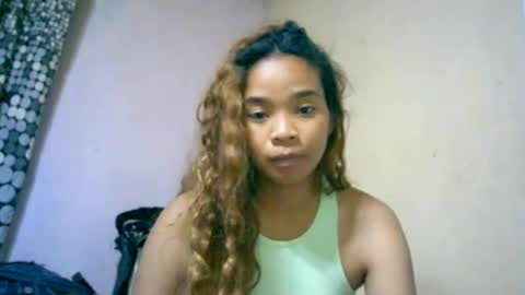 roxanne_98 online show from September 27, 2025, 4:12 pm