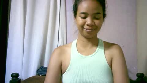 roxanne_98 online show from October 29, 2025, 1:30 am