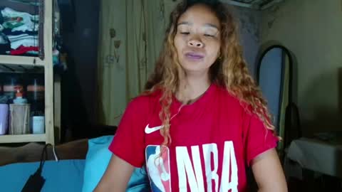 Snapshot of roxanne_98 chatting on April 24, 2026, 2:58 am roxanne_98 online show from April 24, 2026, 2:58 am