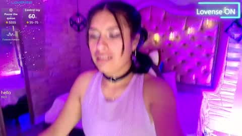 roxanne_han online show from January 6, 2026, 11:47 am