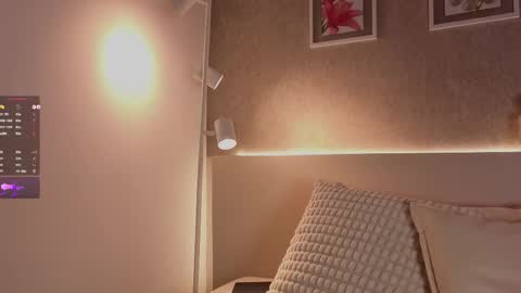 Roxanne Gomez online show from October 2, 2025, 12:56 pm