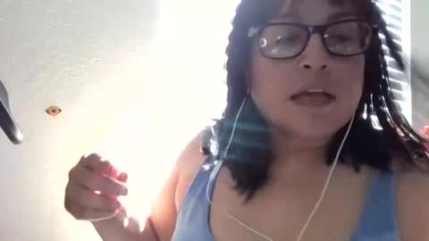 Snapshot of roxannellh chatting on June 1, 2026, 9:49 pm roxannellh online show from June 1, 2026, 9:49 pm