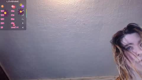 Snapshot of roxanneroulette chatting on April 25, 2026, 2:36 am Silver online show from April 25, 2026, 2:36 am