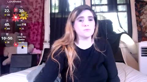 Snapshot of roxanneroulette chatting on June 6, 2026, 5:28 pm Silver online show from June 6, 2026, 5:28 pm