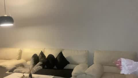 Snapshot of roxellesilvara chatting on July 22, 2026, 11:29 pm Roxy online show from July 22, 2026, 11:29 pm