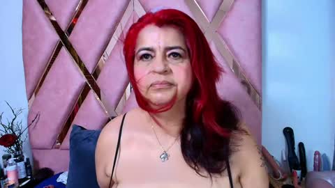 Snapshot of roxettemature chatting on June 1, 2026, 12:18 pm RoxetteMature online show from June 1, 2026, 12:18 pm