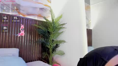 Roxie  online show from April 18, 2026, 12:53 pm