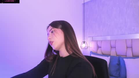 Snapshot of roxie_summers chatting on February 8, 2025, 8:10 pm Roxie online show from February 8, 2025, 8:10 pm