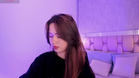 Snapshot of roxie_summers chatting on February 15, 2025, 1:53 am Roxie online show from February 15, 2025, 1:53 am