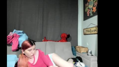 roxihazeleyes online show from September 25, 2025, 4:54 pm