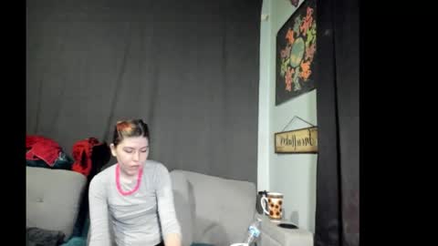 roxihazeleyes online show from October 21, 2025, 5:35 pm