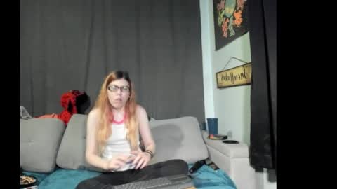 roxihazeleyes online show from October 27, 2025, 1:15 pm