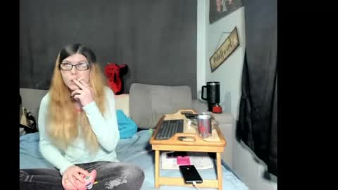 roxihazeleyes online show from April 21, 2026, 1:29 am