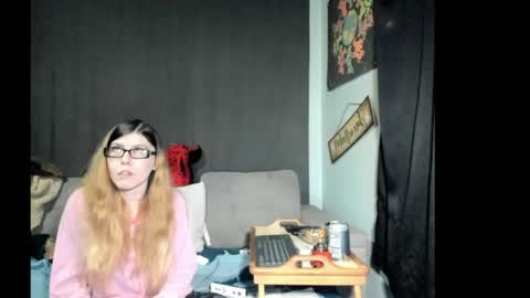 roxihazeleyes online show from April 22, 2026, 5:21 am