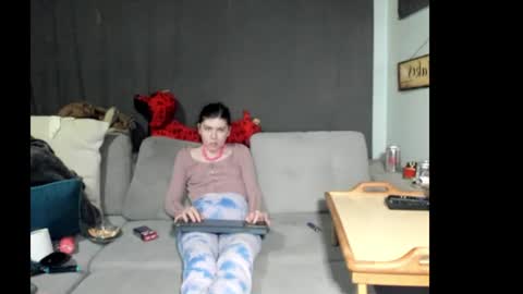 Snapshot of roxihazeleyes chatting on June 8, 2026, 2:39 pm roxihazeleyes online show from June 8, 2026, 2:39 pm