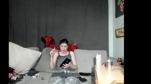Snapshot of roxihazeleyes chatting on June 10, 2026, 10:03 am roxihazeleyes online show from June 10, 2026, 10:03 am