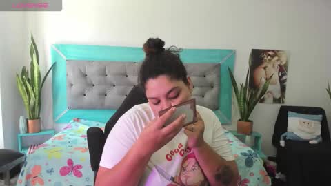 Snapshot of roxx_iie chatting on January 17, 2026, 2:44 pm roxiie online show from January 17, 2026, 2:44 pm