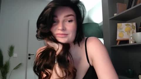 roxxiejet online show from November 4, 2025, 10:03 am