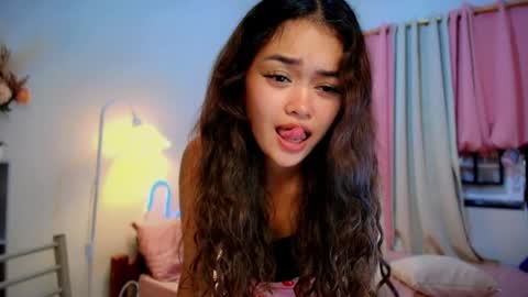 Snapshot of roxxy_blossom chatting on July 16, 2026, 3:56 am roxxy_blossom online show from July 16, 2026, 3:56 am