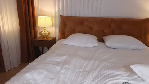 Im Roxy ntmu online show from January 17, 2025, 5:08 pm