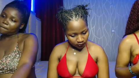 Roxy online show from November 12, 2025, 4:18 pm