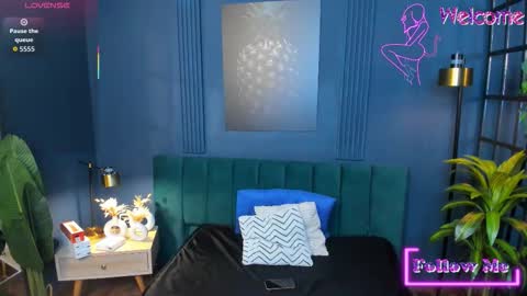 Roxy hell online show from February 9, 2026, 1:04 pm