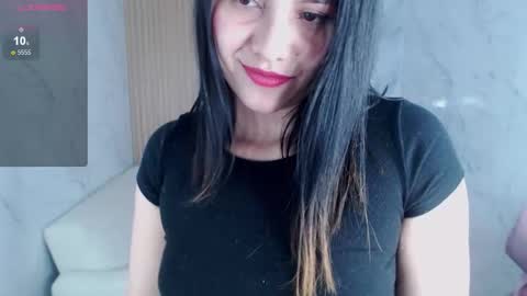 Roxy online show from March 10, 2026, 1:38 pm