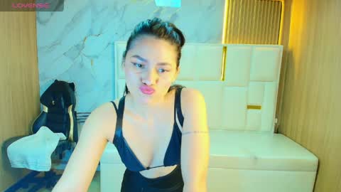 Roxy online show from May 10, 2026, 1:05 pm