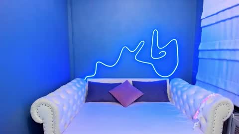 Roxy online show from October 21, 2025, 1:39 am