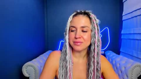 Roxy online show from December 1, 2025, 1:32 am