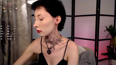 Snapshot of roxy_morrison_x chatting on May 17, 2026, 3:37 am roxanne online show from May 17, 2026, 3:37 am