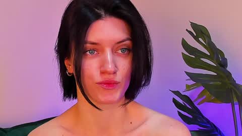 roxy_riot_ online show from February 3, 2025, 4:25 am