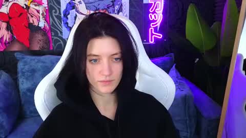 roxy_riot_ online show from February 18, 2025, 7:43 am