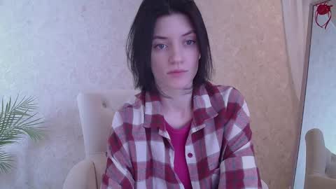 roxy_riot_ online show from March 4, 2025, 1:23 am