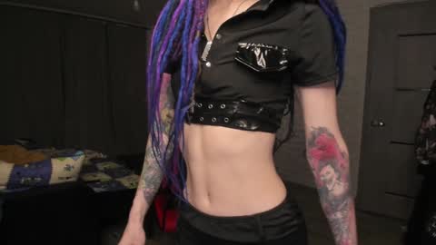 Roxy online show from December 24, 2024, 7:33 pm