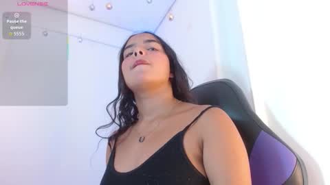 roxy_stone1 online show from September 26, 2025, 8:57 pm