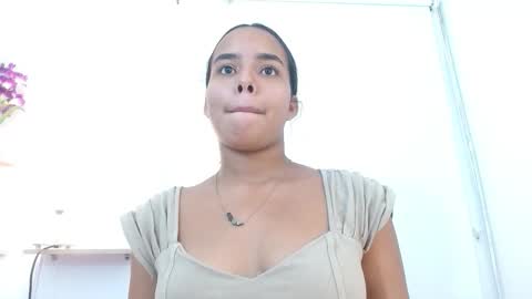 roxy_stone1 online show from October 4, 2025, 7:23 pm