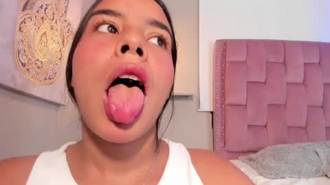 roxy_stone1 online show from April 13, 2026, 7:41 pm